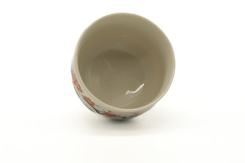 Tezumi — Japanese Teacup - Red Floral Kutani-yaki Yunomi - 140ml — three-quarter view