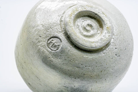 Japanese Matcha Bowl - 手 Crazed White Glazed Raku-yaki Chawan - 300ml