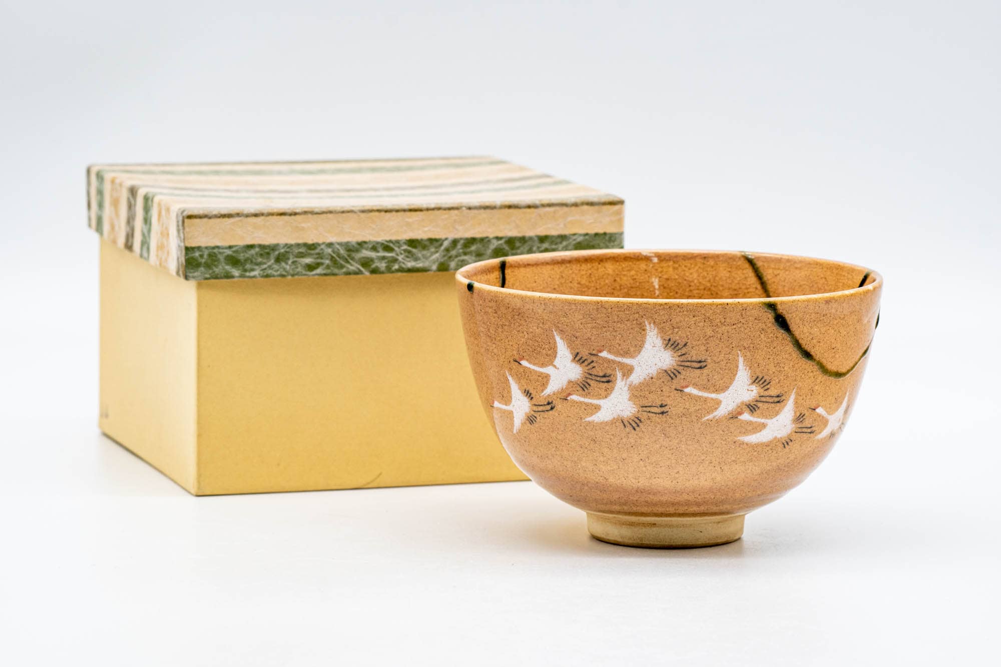 Japanese Matcha Bowl - Beige Glazed Soaring Egrets Kyo-yaki Chawan - 500ml