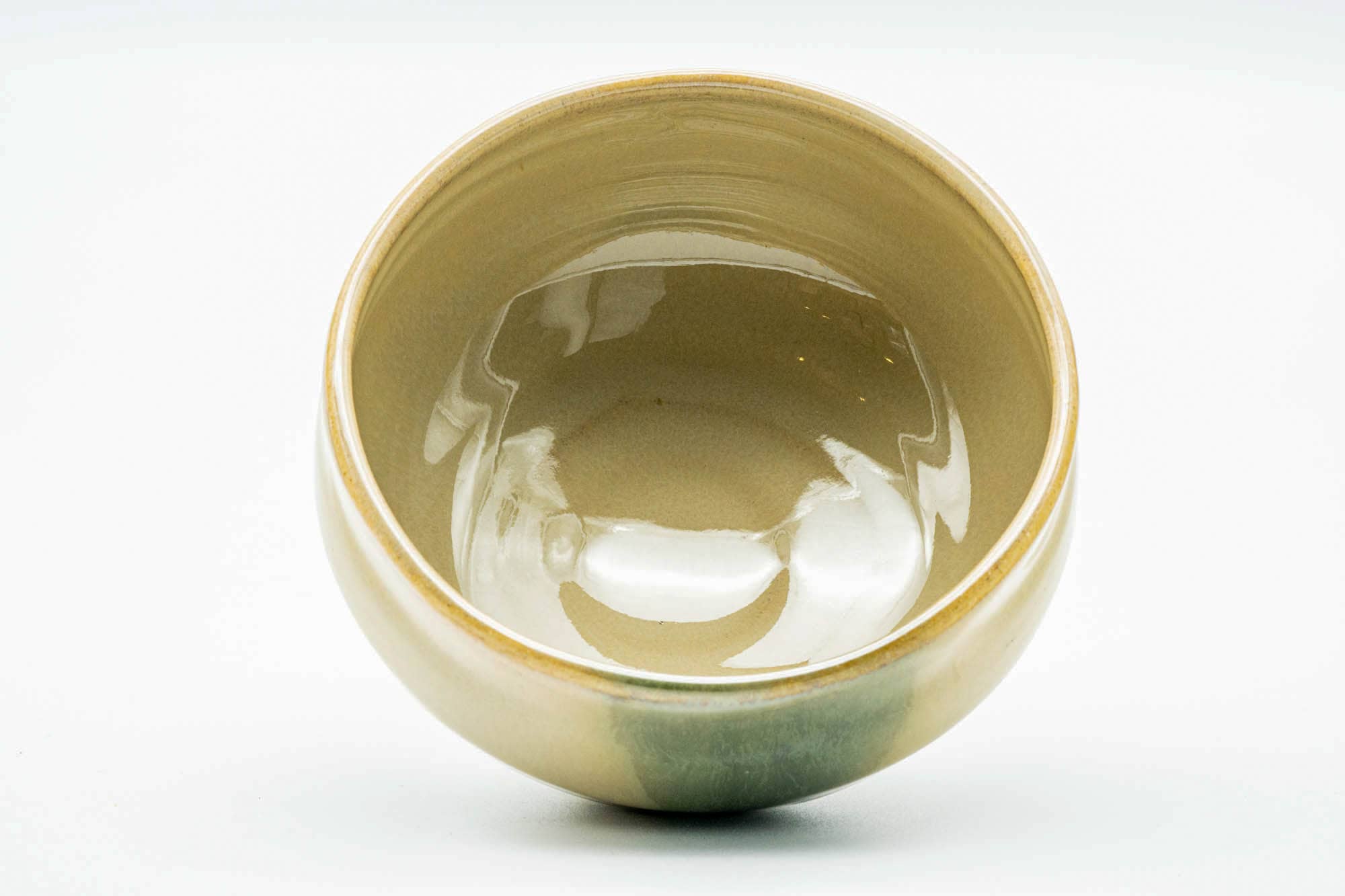 Japanese Matcha Bowl - 赤膚山 Akiyama Kiln - Beige Green Drip-Glazed Akahada-yaki Chawan - 250ml