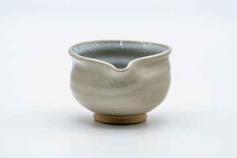 Tezumi — Japanese Katakuchi - Beige White Glazed Hagi-yaki Yuzamashi Water Cooler - 100ml — front view from another angle