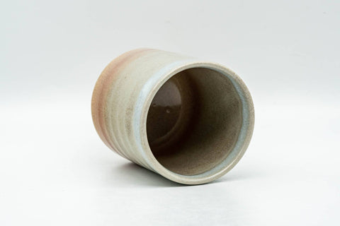 Tezumi — Japanese Teacup - Beige White Glazed Tsutsu-gata Hagi-yaki Yunomi - 140ml — three-quarter view