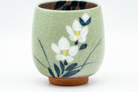 Tezumi — Japanese Teacup - Floral Green Celadon Yunomi - 160ml — tipped to show the interior