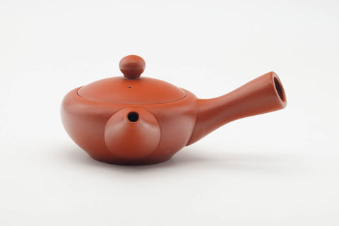Tezumi — Japanese Kyusu - Smooth Red Shudei Tokoname-yaki Debeso Teapot - 150ml — side view with the lid and side handle