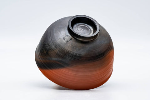 Japanese Matcha Bowl - 細野 利夫 Toshio Hosoda - Gyokudō Kiln - Black Red Mumyōi-yaki Chawan - 350ml