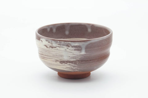 Tezumi — Japanese Matcha Bowl - Magenta Grey White Hakeme Chawan - 400ml — three-quarter view