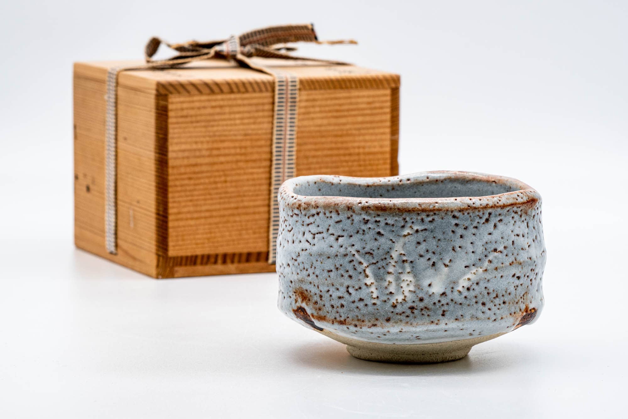 Japanese Matcha Bowl - Blue Shino Glazed Mino-yaki Chawan - 300ml