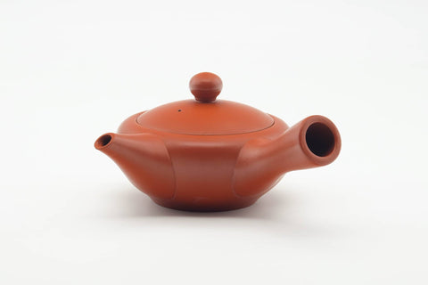 Tezumi — Japanese Kyusu - Smooth Red Shudei Tokoname-yaki Debeso Teapot - 150ml — three-quarter view from the opposite side