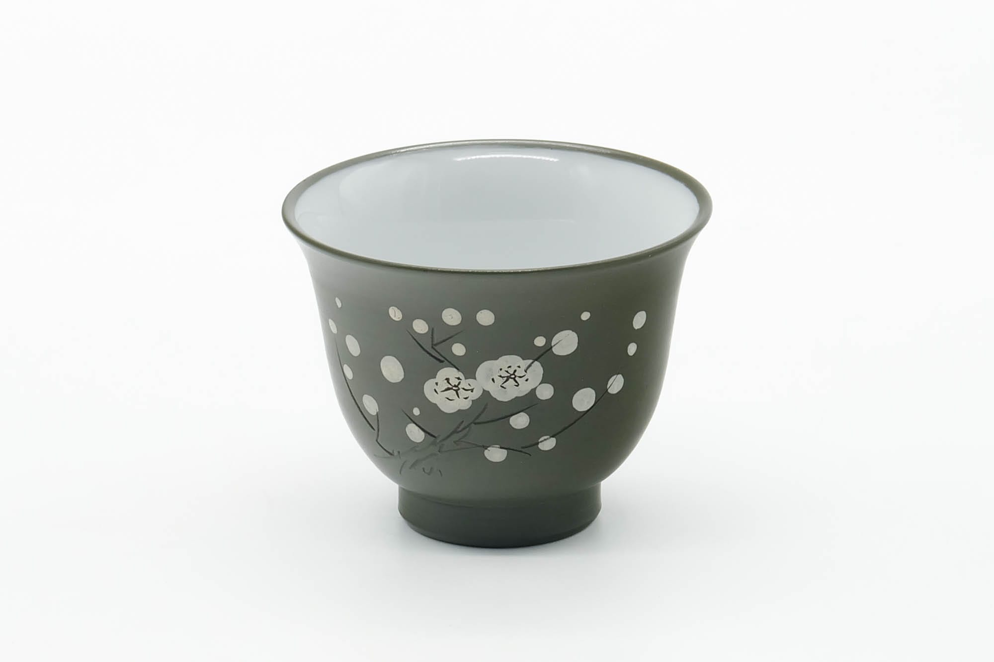 Japanese Teacup - Plum Blossom Ryokudei Tokoname White Inner-Glazed Yunomi - 60ml