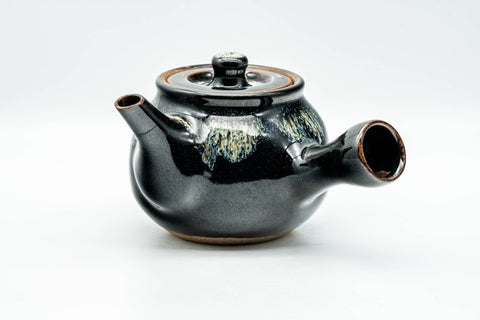 Tezumi — Japanese Kyusu - Jet Black Hare's Fur Drip-Glazed Do-ake Ceramic Filter Teapot - 340ml — top-down view of the lid