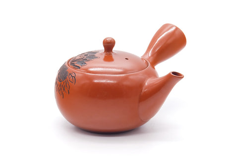 Tezumi — Japanese Kyusu - Engraved Floral Red Shudei Tokoname Mesh Teapot - 320ml — side view with the lid and side handle