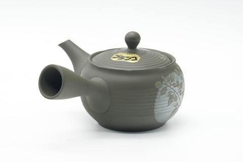 Tezumi — Japanese Kyusu - Floral Green Ryokudei Tokoname Mesh Teapot - 290ml — top-down view of the lid