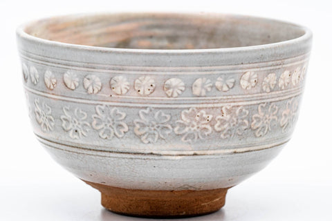 Japanese Matcha Bowl - Floral Grey Pink Mishima Glazed Chawan - 250ml - opposite side showing the continued decorative band