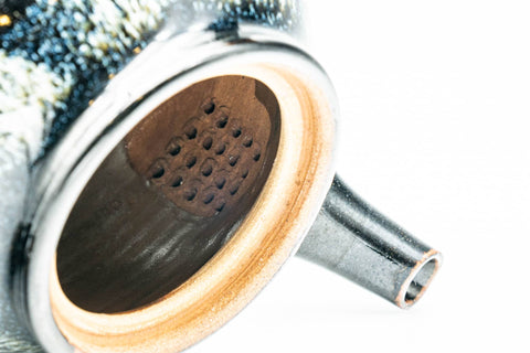 Tezumi — Japanese Kyusu - Jet Black Hare's Fur Drip-Glazed Do-ake Ceramic Filter Teapot - 340ml — side profile showing the spout and handle