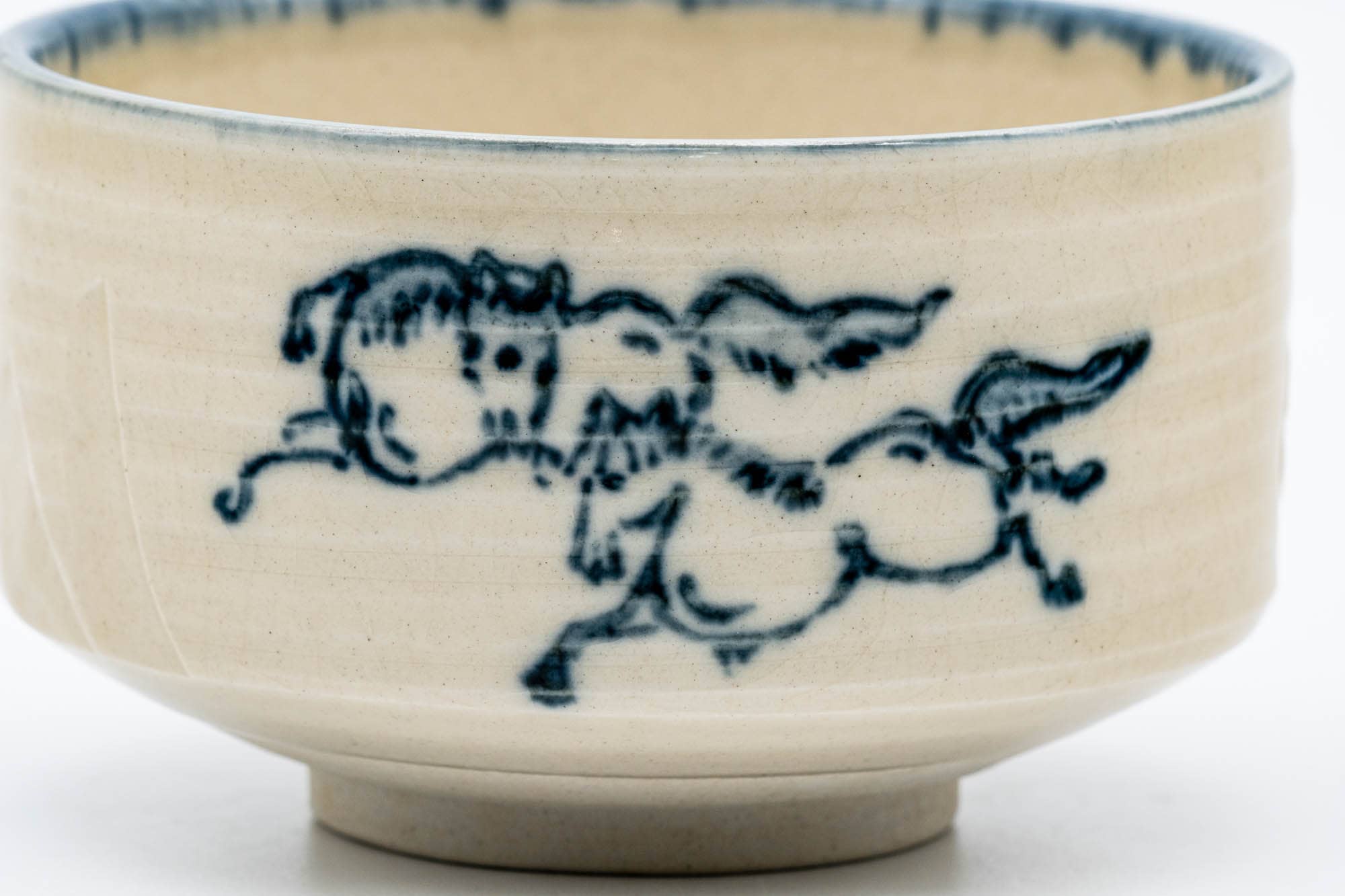 Japanese Matcha Bowl - Beige Blue Horses Hantsutsu-gata Chawan - 450ml