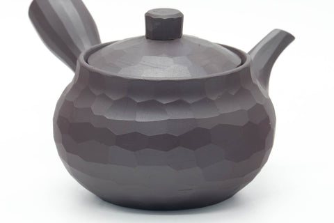 Tezumi — Japanese Kyusu - Faceted Banko-yaki Teapot - 185ml — closeup of the base