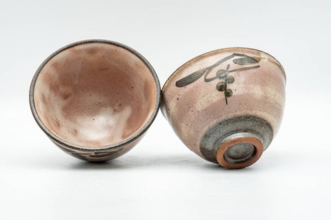 Japanese Teacups - Pair of Pink Grapevine Decorated Yunomi - 130ml - Tezumi