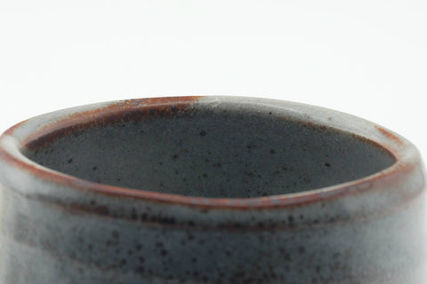 Tezumi — Japanese Matcha Bowl - Blue White Shino Glazed Mino-yaki Chawan - 400ml — inverted showing the foot ring