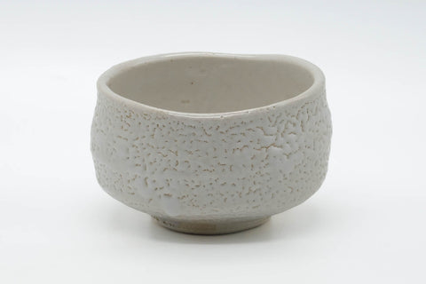 Tezumi — Japanese Matcha Bowl - White Shino Mino-yaki Chawan - 500ml — front view from another angle