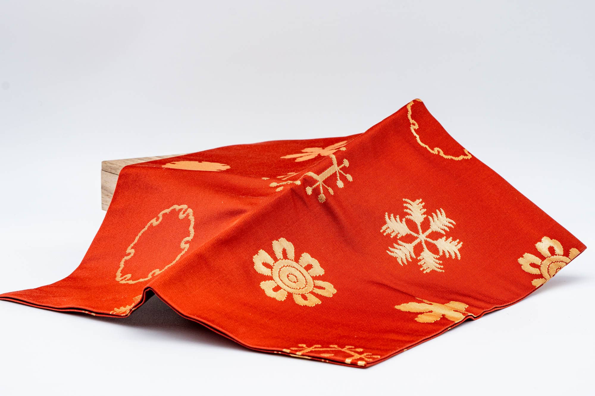 Japanese Shikibukusa - Red Silk Kinran with Yukiwa Crest