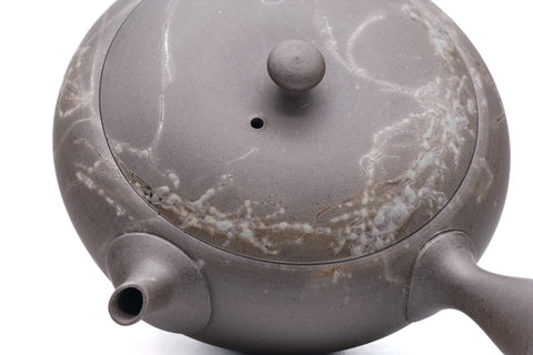 Mogake yakishime unglazed Tokoname kyusu teapot with side handle - top-down view of the lid and body with mogake streaks