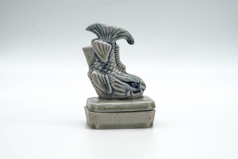 Japanese Kogo - 河村硯山 Kawamura Kenzan - Shachihoko Seto-yaki Incense Container