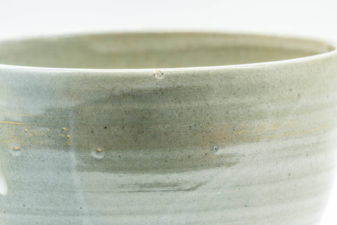 Japanese Matcha Bowl - White Floral Gold Green Glazed Wan-nari Chawan - 350ml - side closeup of the green glaze