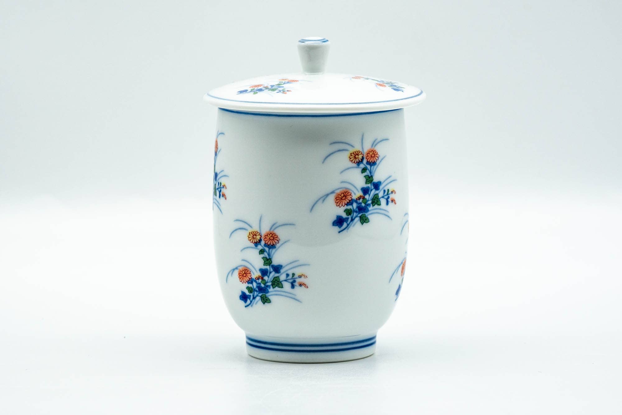 Japanese Teacup - Floral White Porcelain Arita-yaki Lidded Yunomi - 150ml