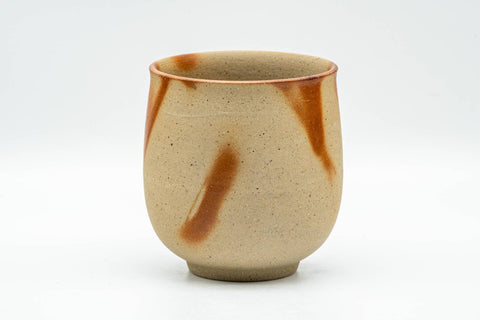 Tezumi — Japanese Teacup - 緋襷 Beige Orange Hidasuki Bizen-yaki Yunomi - 180ml — front view from another angle