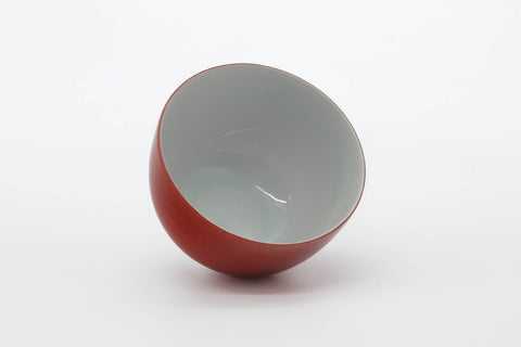 Tezumi — Japanese Teacup - Red White Porcelain Arita-yaki Yunomi - 175ml — three-quarter view