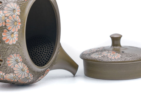 Chrysanthemum Layered Tokoname Teapot - 200ml