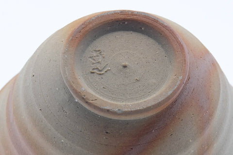 Tezumi — Japanese Teacup - Beige Orange Rice Straw Hidasuki Bizen-yaki Yunomi - 100ml — closeup of the glaze