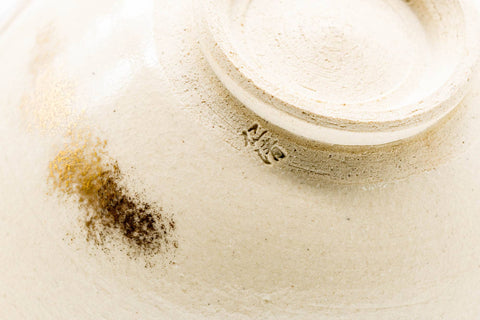 Tezumi — Japanese Matcha Bowl - Gold Geometric Origami Kyo-yaki Chawan - 250ml — inverted showing the foot ring