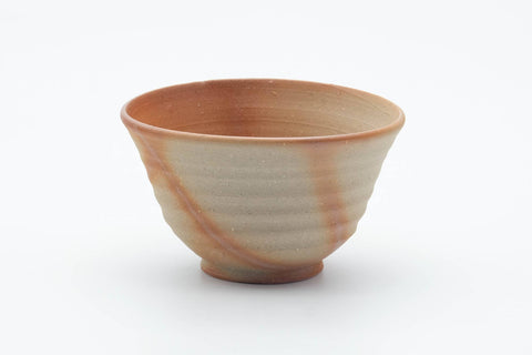 Tezumi — Japanese Teacup - Beige Orange Rice Straw Hidasuki Bizen-yaki Yunomi - 100ml — front view from another angle