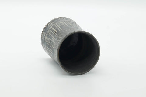 Tezumi — Japanese Teacup - Grey White Mishima Kyo-yaki Yunomi - 155ml — three-quarter view