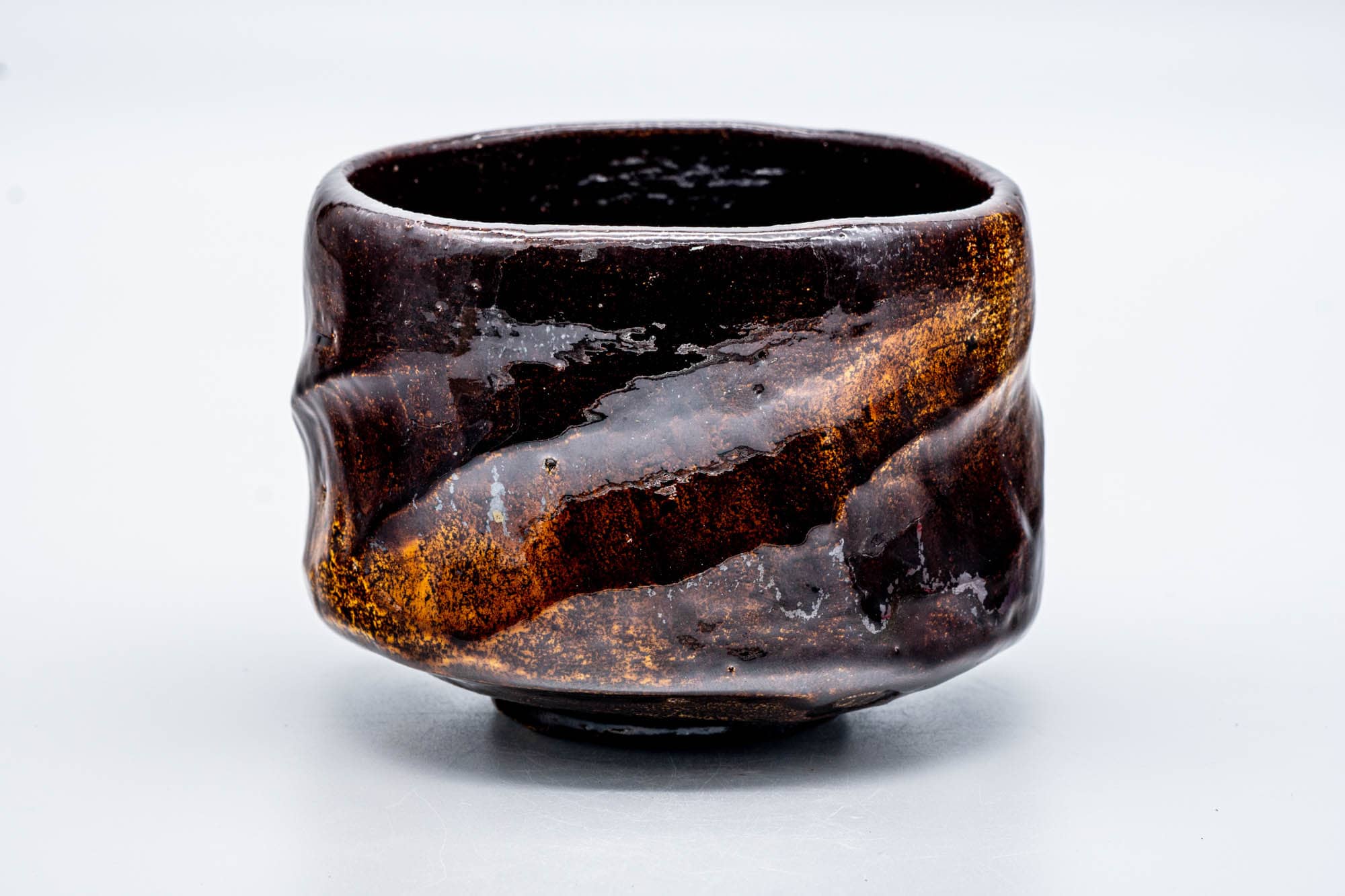 Japanese Matcha Bowl - 手 Spiraling Black Amber Glazed Raku Chawan - 300ml