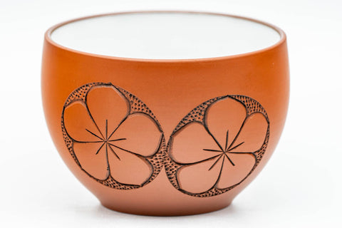 Tezumi — Japanese Teacups - 弘洋 Kouyou - Set of 4 Floral Engraved White Inner-Glazed Tokoname-yaki Yunomi - 110ml — inverted showing the foot ring