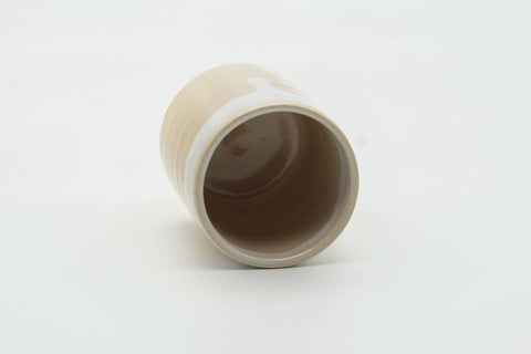 Tezumi — Japanese Teacup - Beige White Drip-Glazed Hagi-yaki Yunomi - 160ml — three-quarter view