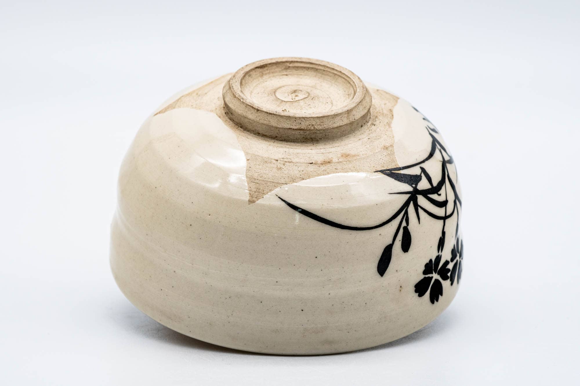 Japanese Matcha Bowl - Beige Floral Dojimari-gata Chawan - 200ml