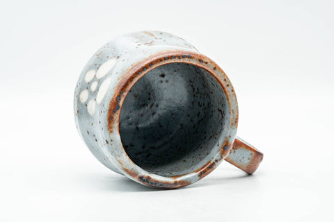 Tezumi — Japanese Teacup - Blue Shino Glazed Ushirode Yunomi - 150ml — three-quarter view