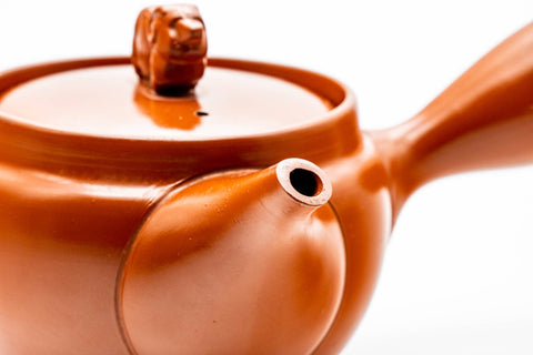Japanese Kyusu - Sheep Drum Decorated Tokoname-yaki Mesh Teapot - 260ml - three-quarter view showing the lid knob and body