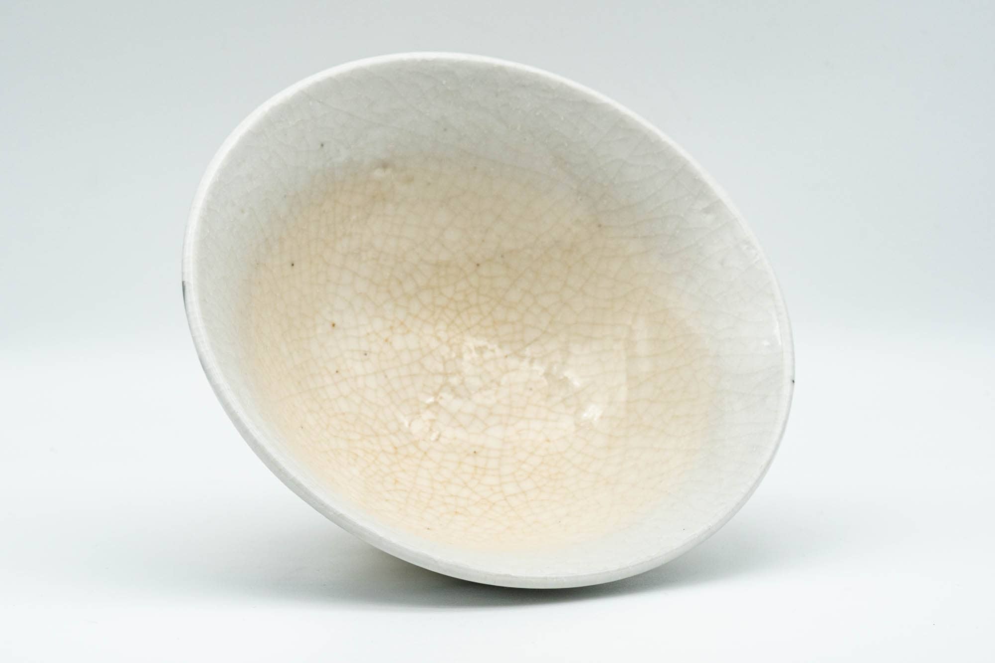 Japanese Matcha Bowl - White Shino Glazed Hira-gata Summer Chawan - 150ml - Tezumi