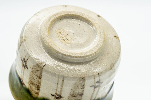 Japanese Teacup - Floral Green Drip-Glazed Oribe-yaki Guinomi - 50ml - top-down view of the underside showing the foot ring