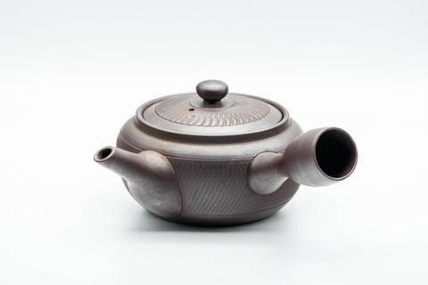 Tezumi — Japanese Kyusu - Engraved Banko-yaki Obi-ami 360 Strainer Teapot - 325ml — side view showing the spout