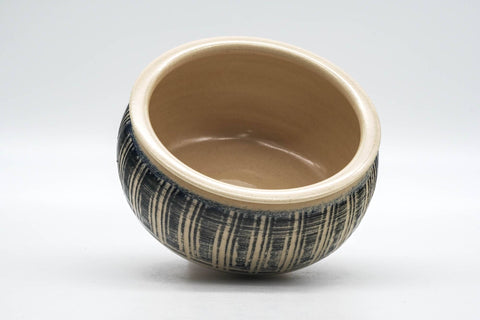 Tezumi — Japanese Kensui - Beige Brush Glazed Striped Water Bowl - 400ml — top-down view of the interior