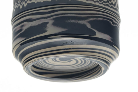 Tezumi — Japanese Teacup - Grey White Nerikomi Tochiri Tokoname Yunomi - 190ml — inverted showing the foot ring