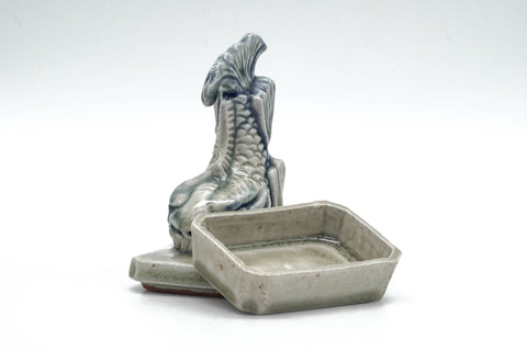 Japanese Kogo - 河村硯山 Kawamura Kenzan - Shachihoko Seto-yaki Incense Container