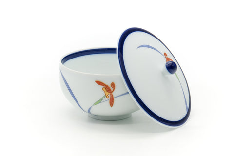Tezumi — Japanese Teacup - Blue Trim Floral Arita Lidded Yunomi - 170ml — front view from another angle