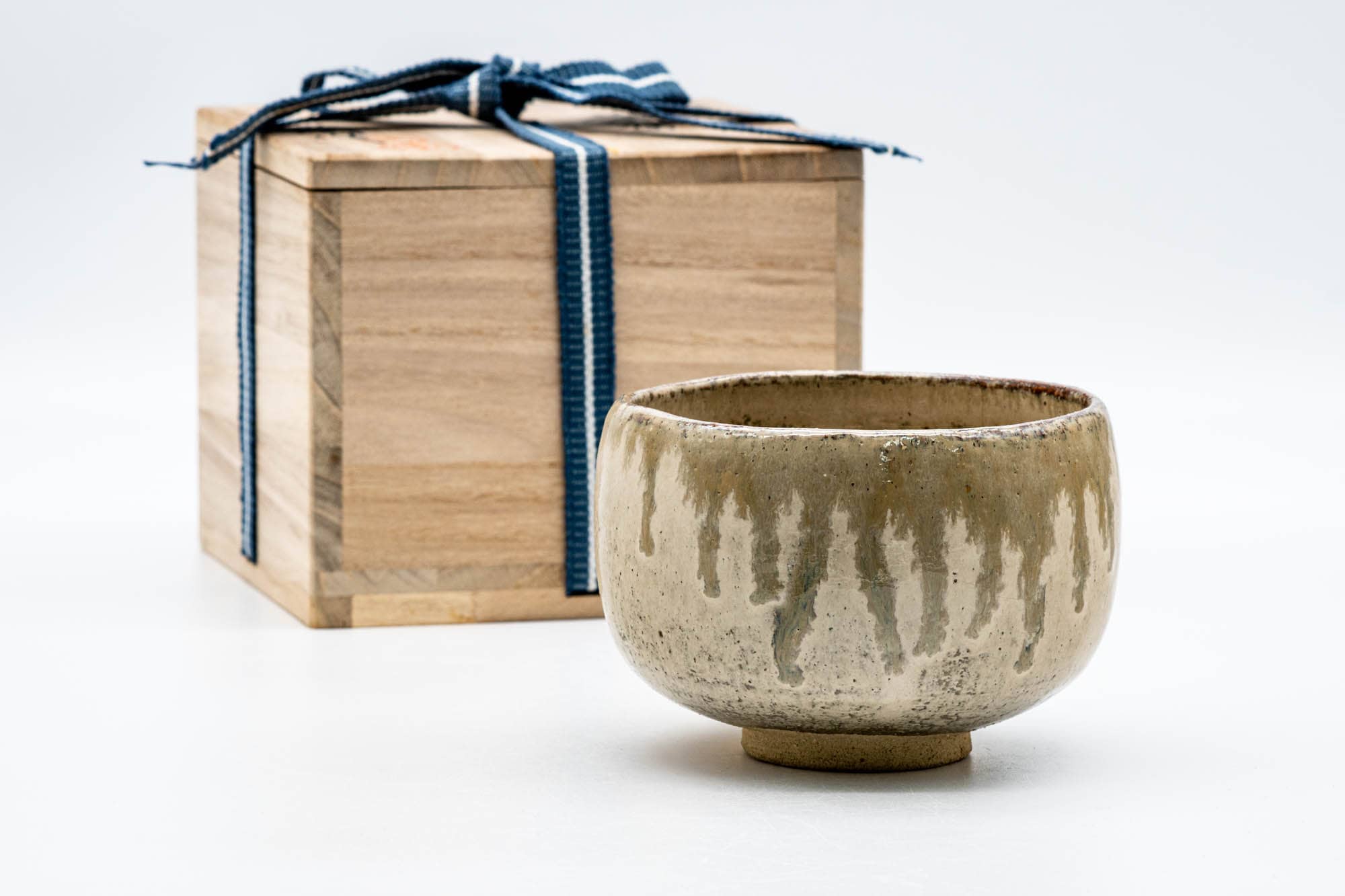 Japanese Matcha Bowl - 越宗 紅樹 Koshimune Kouju - Beige Ash Glazed Raku Chawan - 350ml