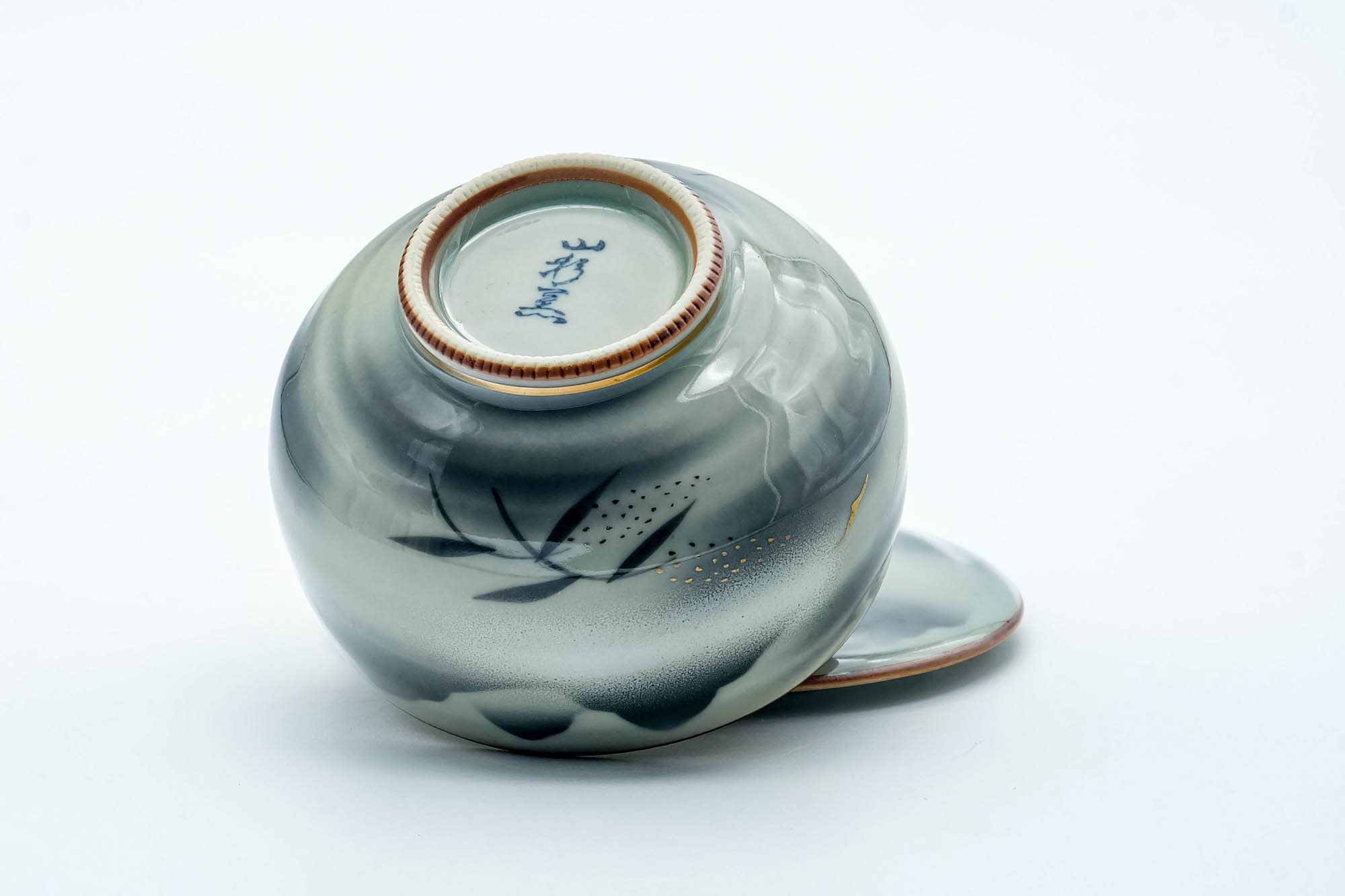 Japanese Teacup - Grey Mountainous Arita-yaki Lidded Yunomi - 100ml